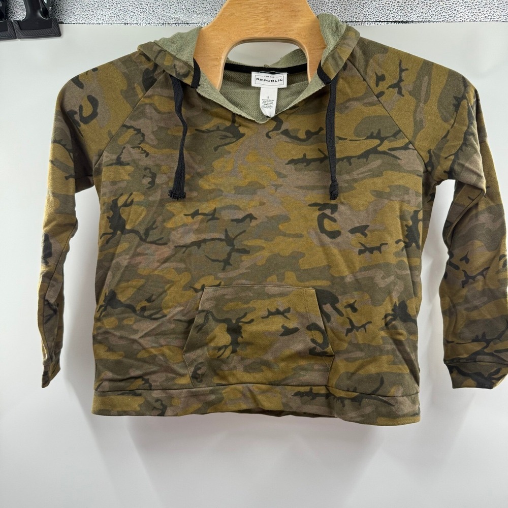 For The Republic Hoodie Women Small Camo NEW V-Neck Pullover Sweatshirt Raglan